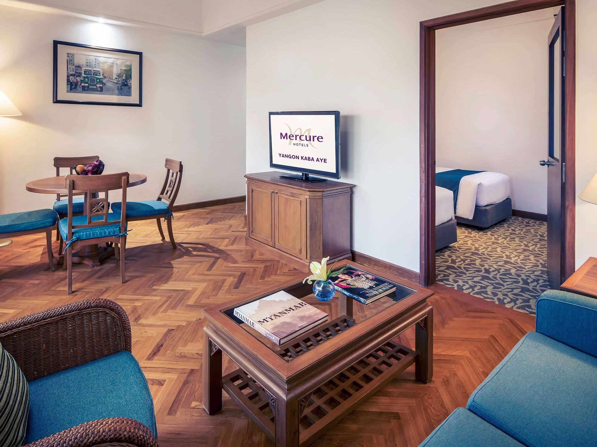 Mercure Yangon Kaba Aye Екстер'єр фото
