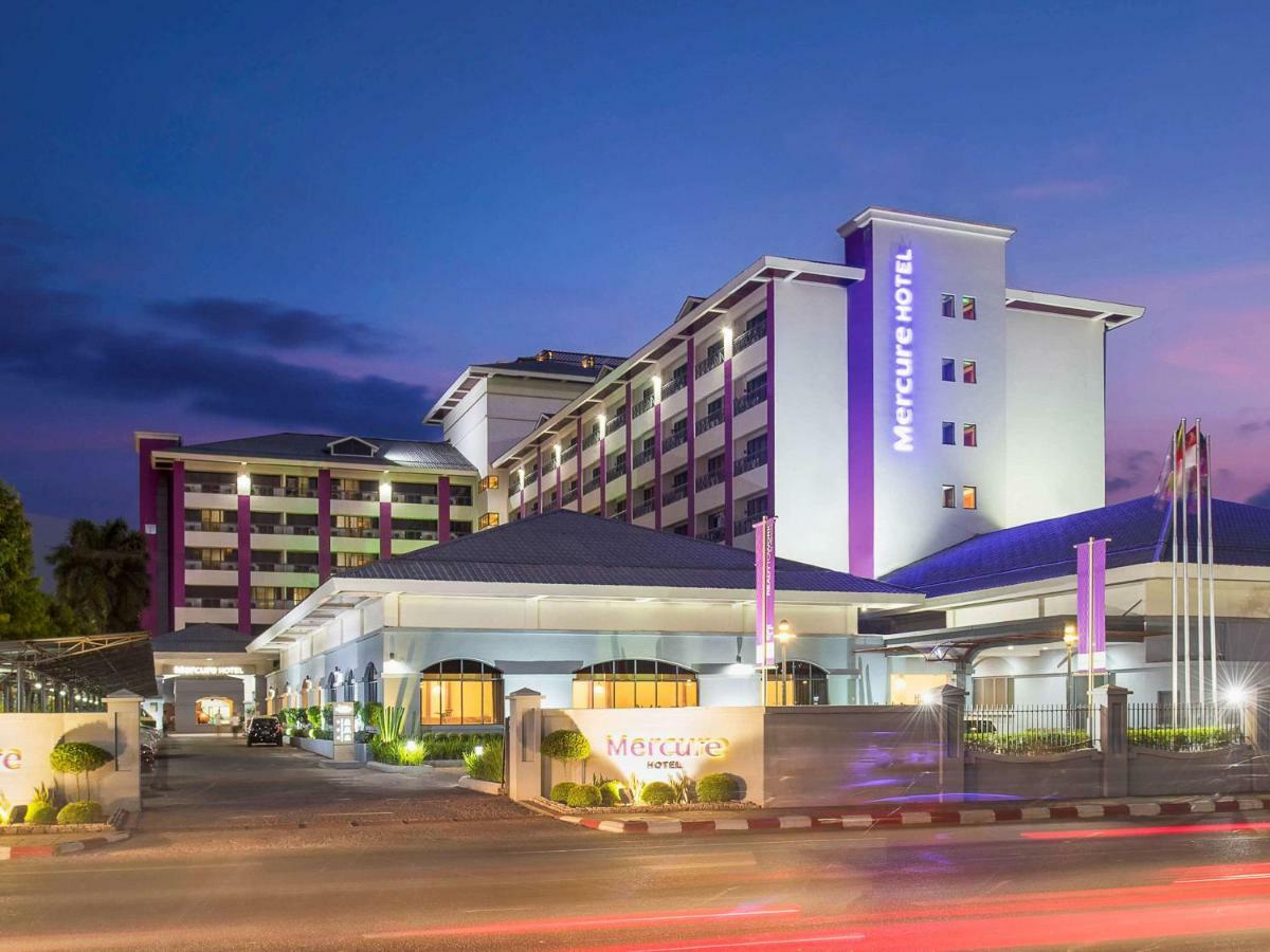 Mercure Yangon Kaba Aye Екстер'єр фото