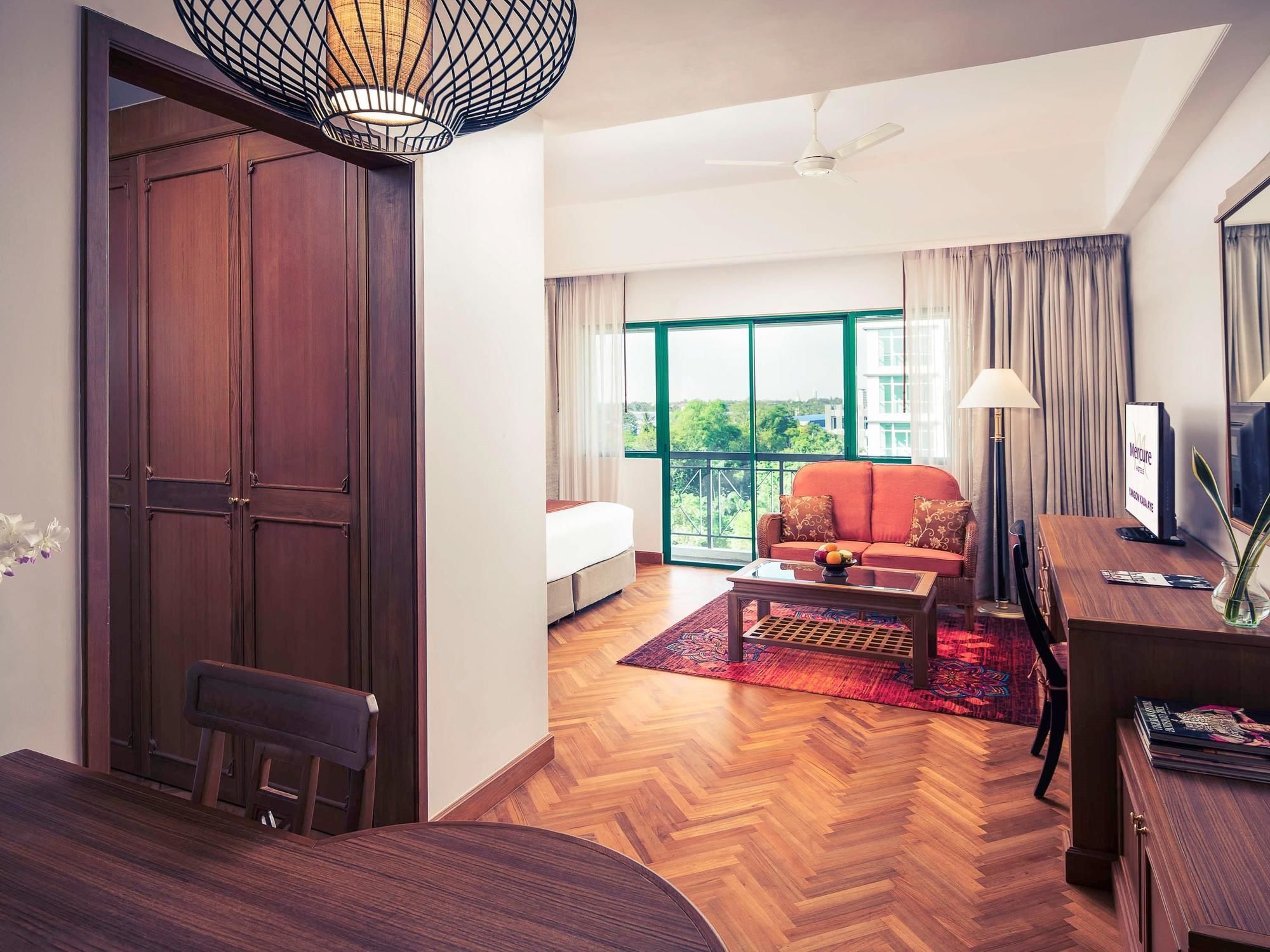 Mercure Yangon Kaba Aye Екстер'єр фото
